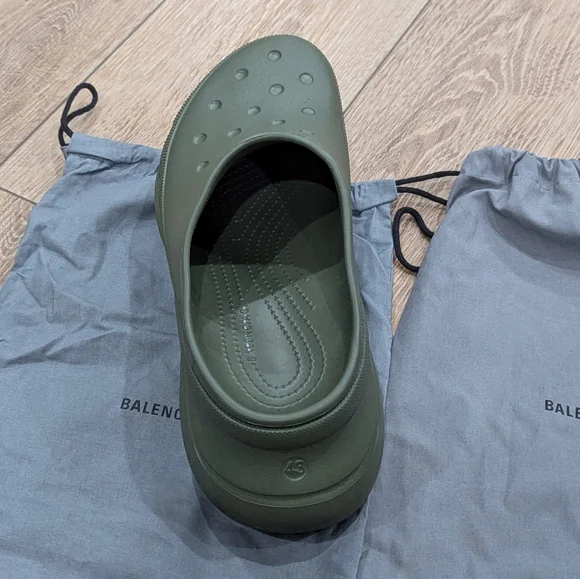 $675 Mens Balenciaga Chunky Slip On Clogs Khaki 43 US 10 display picture 3